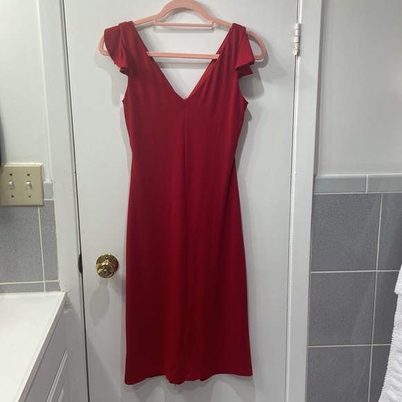 Red slim fitting dress - Picture 2 of 2